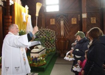 Święcimy pokarmy na wielkanocne stoły - Radio Kielce