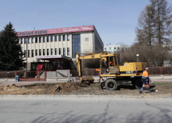 Drogowcy wznowili prace na alei Tysiąclecia. Rozpoczęli też przebudowę ulicy Radiowej - Radio Kielce