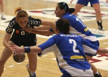 Piłka ręczna: Przegrały, ale po walce - Radio Kielce