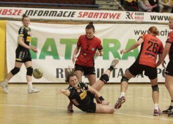 Piłka ręczna: Jak zapowiadały, tak zrobiły. Kielczanki ponownie jadą do Gdyni - Radio Kielce