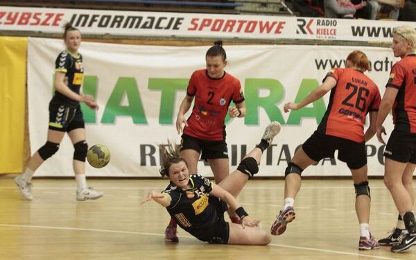 Piłka ręczna: Jak zapowiadały, tak zrobiły. Kielczanki ponownie jadą do Gdyni - Radio Kielce