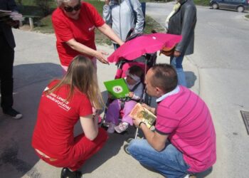 SLD rozdaje książki - Radio Kielce