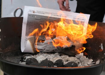 PITy spłonęły przed II Urzędem Skarbowym - Radio Kielce