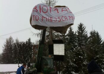 Protest rolników produkujących biomasę w Klemencicach - Radio Kielce