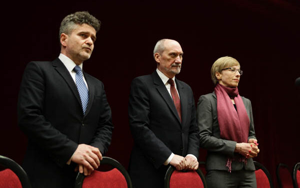 Obchody trzeciej rocznicy katastrofy smoleńskiej w Kielcach i regionie - Radio Kielce