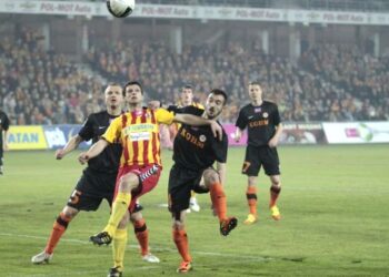 Piłka nożna: Lubin nadal niezdobyty - Radio Kielce