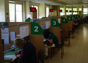 Spadło bezrobocie w Świętokrzyskiem - Radio Kielce