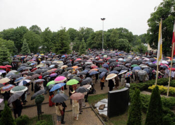 Uroczyste procesje Bożego Ciała w Kielcach i miastach regionu - Radio Kielce