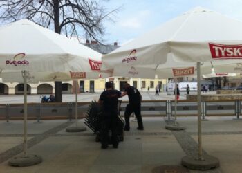 Radna Wicha stanęła w obronie restauratorów z Rynku - Radio Kielce