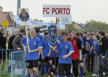 Piłka nożna: Ruszyła Liga Mistrzów "Echa Dnia" - Radio Kielce