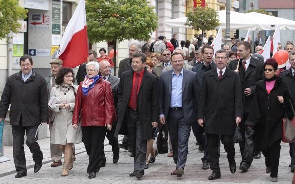 Pochody lewicy przeszły ulicami Kielc i Ostrowca - Radio Kielce