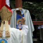 Poświęcenie ornatu podarowanego przez zdzisława Rachtana Halnego / Kamil Król / Radio Kielce