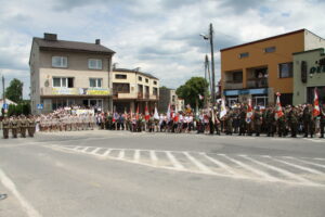 Uroczystości w Wąchocku na Rynku w pobliżu pomnika Jana Piwnika Ponurego / Kamil Król / Radio Kielce