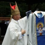 Ornat z wizerunkiem Matki Boskiej Bolesnej z wykusu podarowanego przez zdzisława Rachtana Halnego. / Kamil Król / Radio Kielce