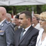 W uroczystościach udział wzięli, od lewej: komendant wojewódzki policji Jarosław Szymczyk, wicewojewoda świętokrzyski Grzegorz Dziubek oraz wiceminister obrony narodowej Beata Oczkowicz / Kamil Król / Radio Kielce