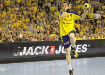 Piłka ręczna: Szmal i Olafsson z Vive w "siódemce" sezonu - Radio Kielce