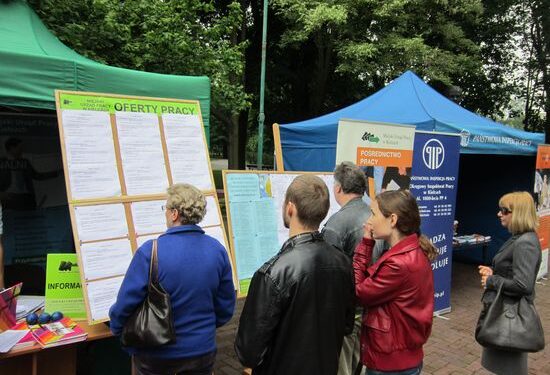 Bezrobotni szukali pracy w Parku Miejskim w Kielcach - Radio Kielce