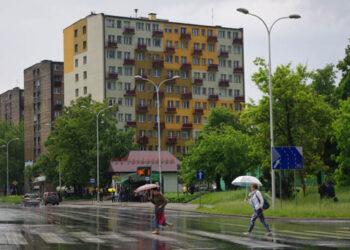 Po intensywnej burzy większość ulic w centrum Kielc była zalana wodą - Radio Kielce