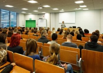 109 osób straci pracę na UJK - Radio Kielce