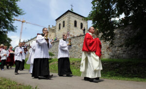 Św. Krzyż - Uroczystość podniesienia do godności bazyliki mniejszej kościoła na Św. Krzyżu / Wojciech Habdas / Radio Kielce