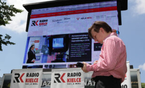 Prezentacja nowej strony WWW Radia Kielce. Staniaław Blinstrub, odpowiedzialny na stronę internetową rozgłośni. / Wojciech Habdas/Radio Kielce