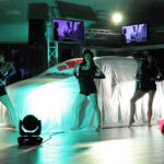 Przedpremierowa prezentacja nowego Suzuki SX4. Pokaz poprzedził występ tancerek z grupy Jump. / Wojciech Habdas / Radio Kielce