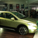 Przedpremierowa prezentacja nowego Suzuki SX4. Nowe auto już dostępne dla zgromadzonych gości. / Wojciech Habdas / Radio Kielce