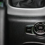 Przedpremierowa prezentacja nowego Suzuki SX4. Przełącznik trybu jazdy. / Wojciech Habdas / Radio Kielce