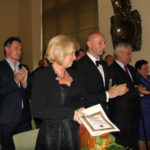 Ordynariusz diecezji kieleckiej biskup Kazimierz Ryczan otrzymał tytuł Honorowego Obywatela Kielc / Kamil Król / Radio Kielce