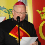 Ordynariusz diecezji kieleckiej biskup Kazimierz Ryczan otrzymał tytuł Honorowego Obywatela Kielc / Kamil Król / Radio Kielce