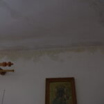 Zalany dach mieszkania / Paweł Klepka / Radio Kielce