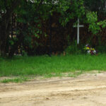 Miejsce śmiertelnego potrącenia młodego mężczyzny, przez samochód, którego kierowca chciał schronić się przed pobiciem. / Paweł Klepka / Radio Kielce