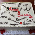 100. wydanie Made in Kielce, którego gośćmi byli Edyta i Łukasz Golcowie, kieleccy muzycy, słuchacze - tort przygotowany przez cukiernię Dorotka / Wojciech Habdas