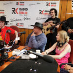 100. wydanie Made in Kielce, którego gośćmi byli Edyta i Łukasz Golcowie, kieleccy muzycy, słuchacze / Wojciech Habdas