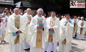 Św. Krzyż. Uroczystość podniesienia do rangi bazyliki mniejszej kościoła na Św. Krzyżu. / Wojciech Habdas / Radio Kielce