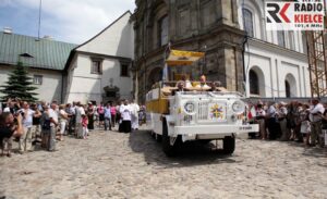 Św. Krzyż. Uroczystość podniesienia do rangi bazyliki mniejszej kościoła na Św. Krzyżu. / Wojciech Habdas / Radio Kielce