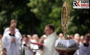 Św. Krzyż. Uroczystość podniesienia do rangi bazyliki mniejszej kościoła na Św. Krzyżu. / Wojciech Habdas / Radio Kielce