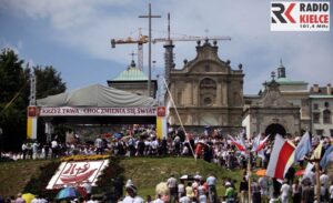 Św. Krzyż. Uroczystość podniesienia do rangi bazyliki mniejszej kościoła na Św. Krzyżu. / Wojciech Habdas / Radio Kielce