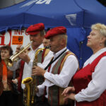 Na każdym skrzyżowaniu ulicy odbywały się występy / Stanisław Blinstrub / Radio Kielce