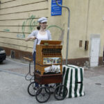 Na rogu Wesołej i Sienkiewicza można było spotkać Katarynierkę / Stanisław Blinstrub / Radio Kielce