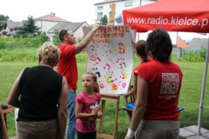 Świętokrzyskie na Fali - Przybij Piątkę z Radiem Kielce w Podzamczu Piekoszowskim. / Piotr Michalski / Radio Kielce