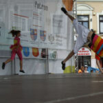 Festiwal Harcerski Koncert na kieleckim Rynku - akrobacje artystów / Stanisław Blinstrun / Radio Kielce