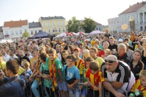 Prezentacja Korony Kielce na kieleckim Rynku / Stanisław Blinstrub / Radio Kielce