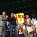 Prezentacja Korony Kielce na kieleckim Rynku - trener 40 lecia Włodzimierz Gąsior / Stanisław Blinstrub / Radio Kielce