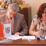 Podpisanie umowy pomiędzy gminą a SBRR / Stanisław Blinstrub / Radio Kielce