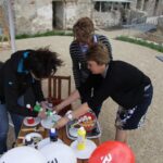 Wakacyjna akcja Radia Kielce - Świętokrzyskie na fali - Przybij piątkę z Radiem Kielce. Jolanta Łuba jako pierwsza przybiła piątkę z Radiem Kielce. / Piotr Michalski / Radio Kielce