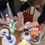 Wakacyjna akcja Radia Kielce - Świętokrzyskie na fali - Przybij piątkę z Radiem Kielce.Jolanta Łuba jako pierwsza przybiła piątkę z Radiem Kielce. / Piotr Michalski / Radio Kielce