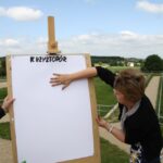 Wakacyjna akcja Radia Kielce - Świętokrzyskie na fali - Przybij piątkę z Radiem Kielce.Jolanta Łuba jako pierwsza przybiła piątkę z Radiem Kielce. / Piotr Michalski / Radio Kielce