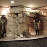 "Centrum Neandertalczyka" - najnowsza atrakcja turystyczno-edukacyjna przy "Jaskini Raj" / Robert Felczak / Radio Kielce