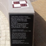 Pomnik poświęcony ofiarom katastrofy w 1943 roku na Gibraltarze / Fot. Furmanek Renewal Sp. z o.o. S.K.A. / Radio Kielce